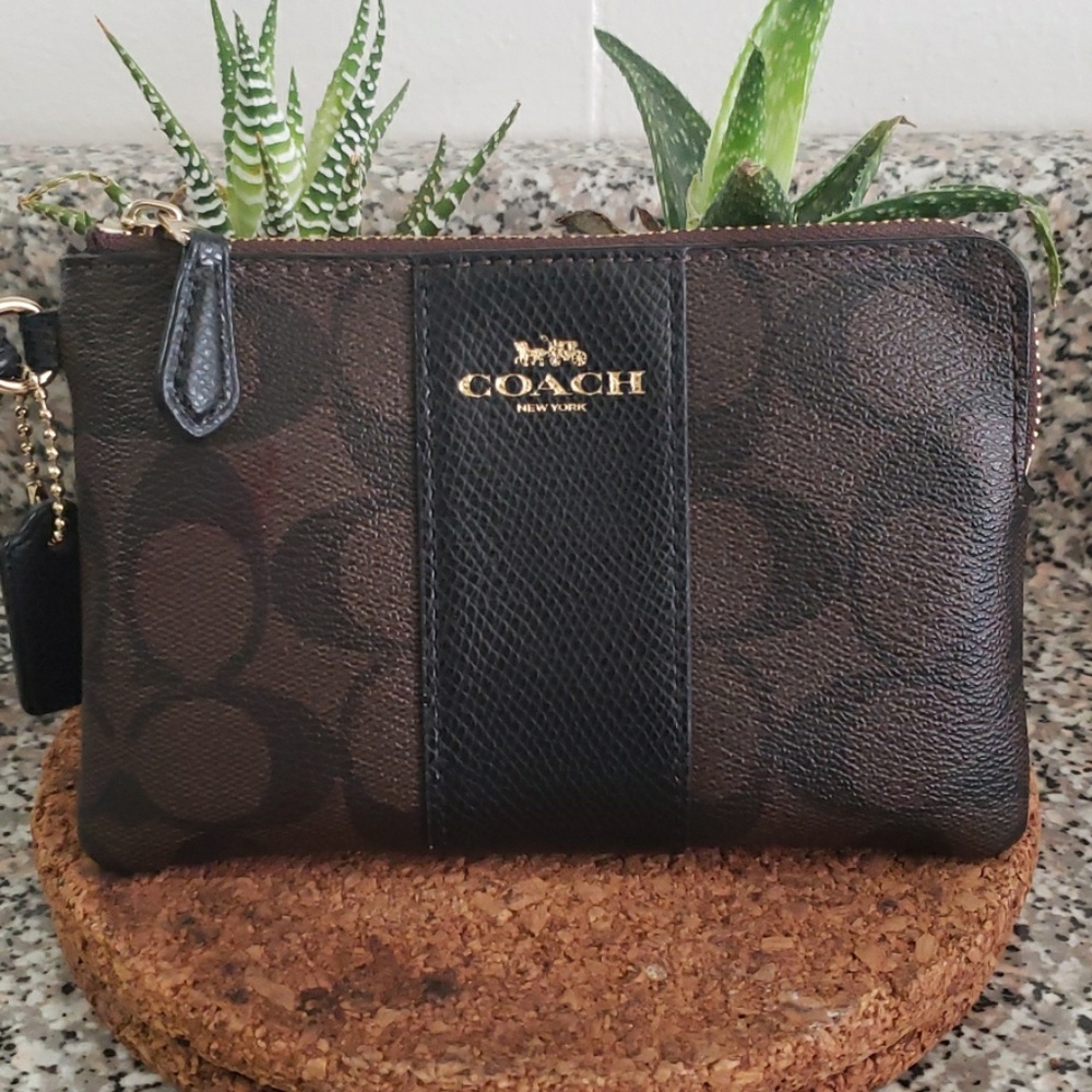 Sold Coach corner zip wallet, Authentic